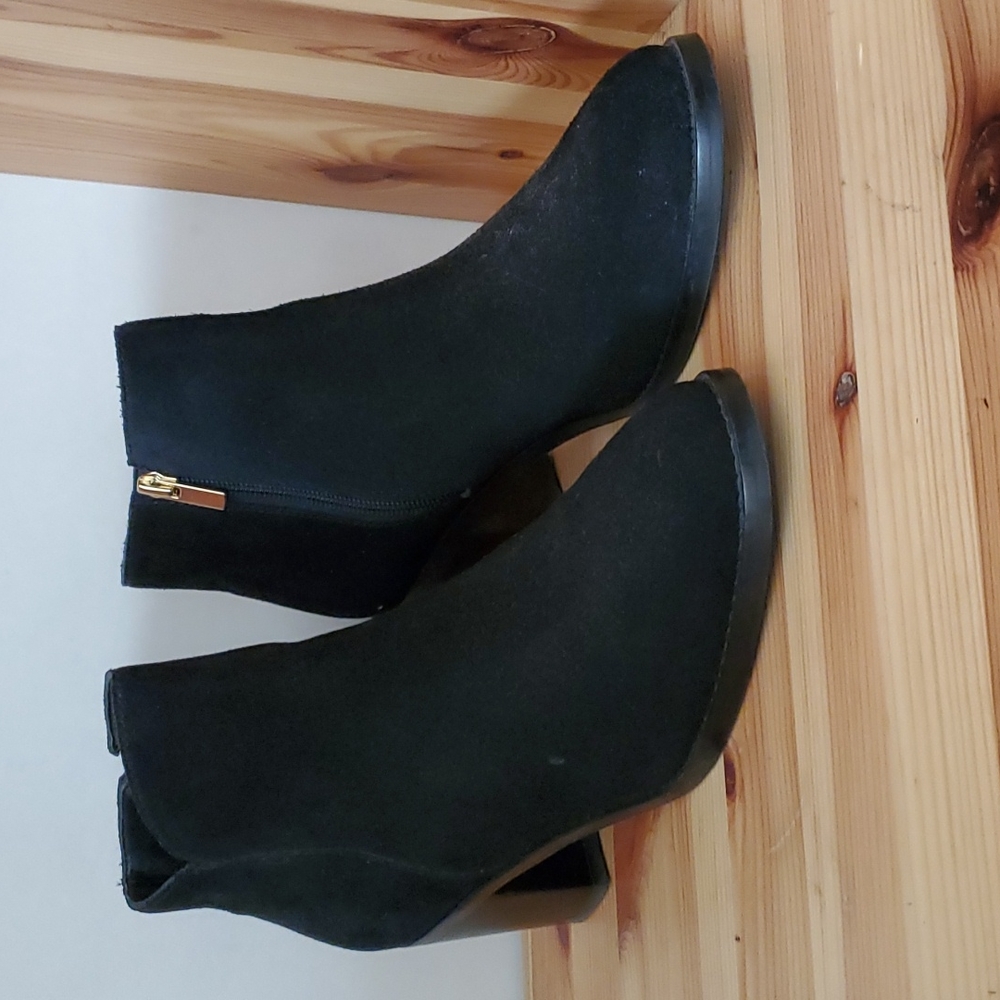 New Lands End black suede ankle boots D
